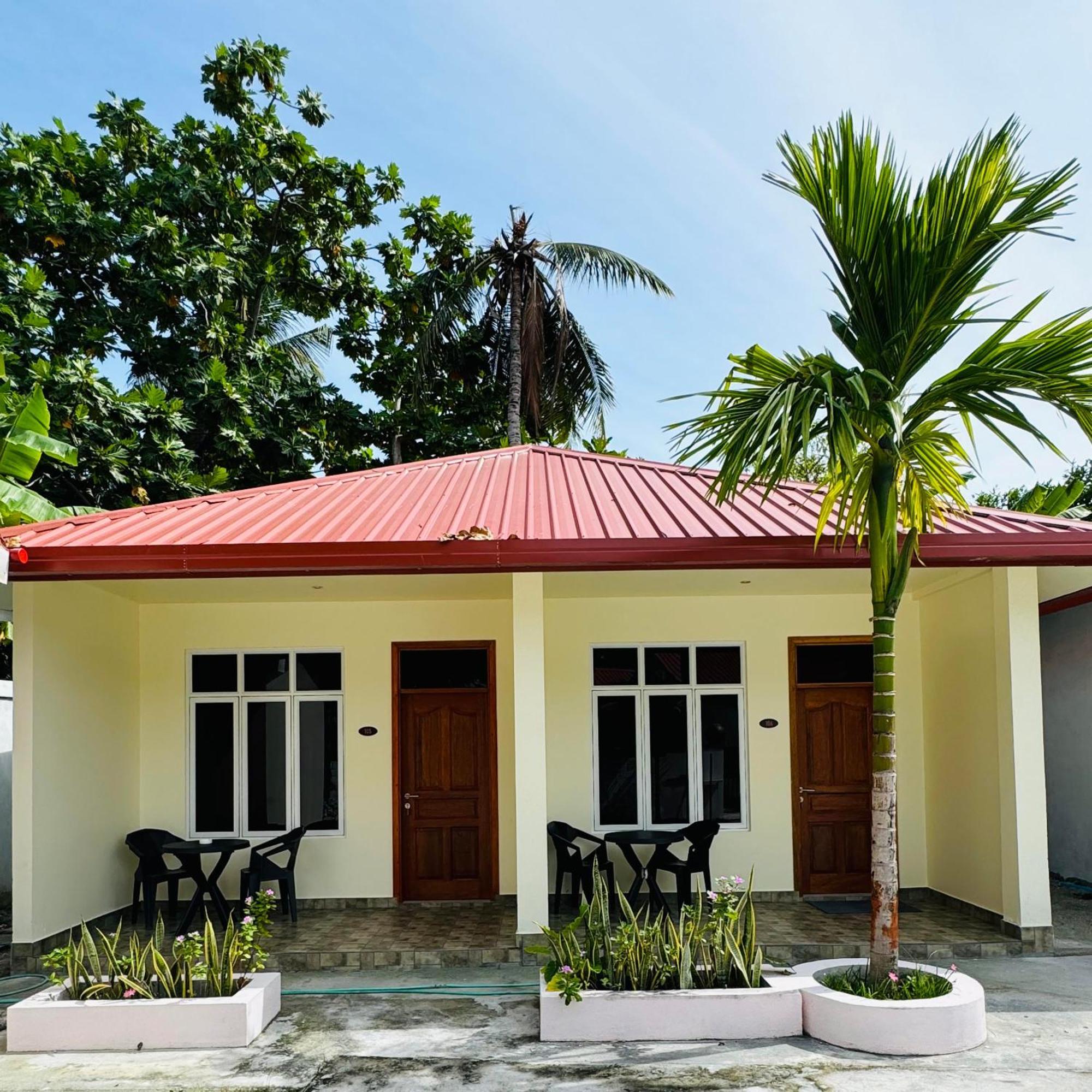 Charming Holiday Lodge- Addu Atoll Meedhoo, Maldives Exteriör bild