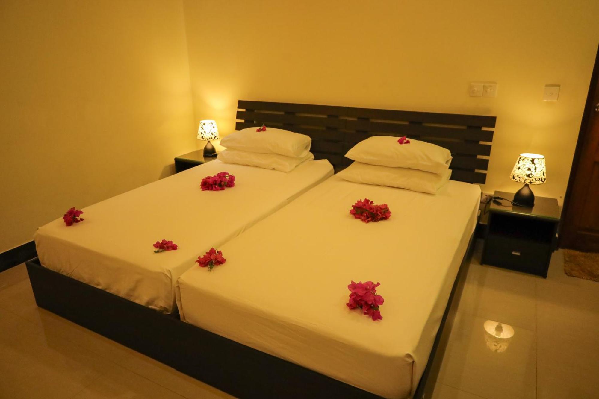 Charming Holiday Lodge- Addu Atoll Meedhoo, Maldives Exteriör bild