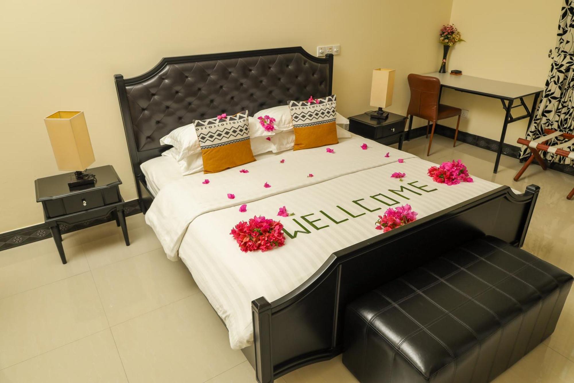 Charming Holiday Lodge- Addu Atoll Meedhoo, Maldives Exteriör bild