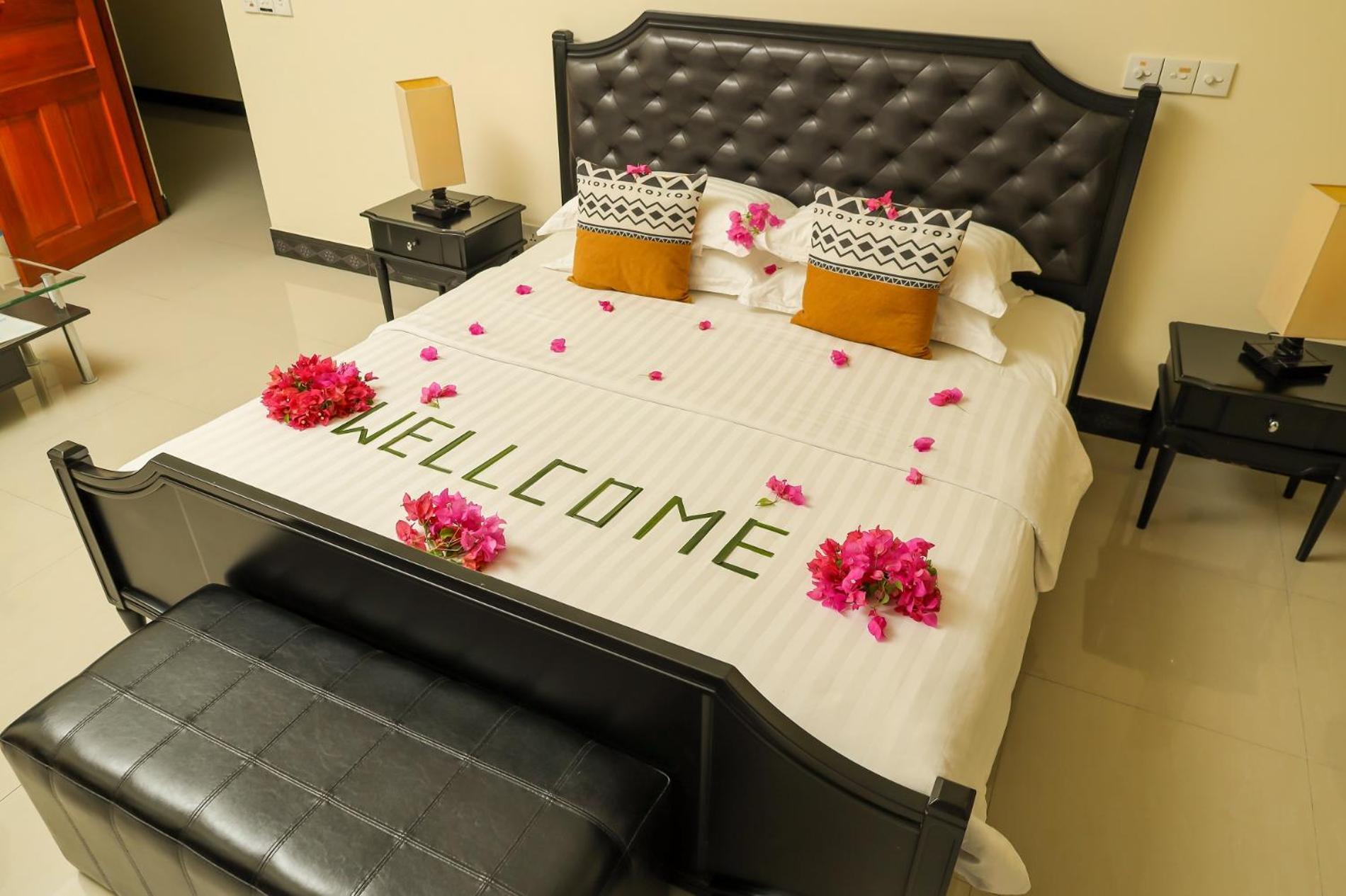 Charming Holiday Lodge- Addu Atoll Meedhoo, Maldives Exteriör bild